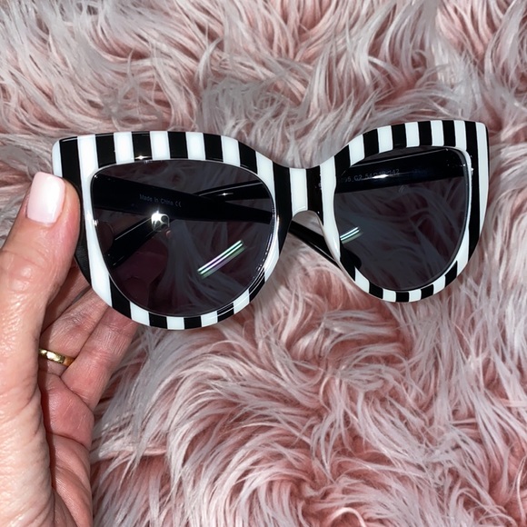 Pinstripe Cateye Sunglasses - Picture 4 of 5